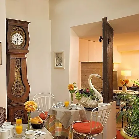 Du Cygne Hotel 2*