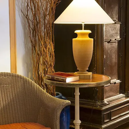 Du Cygne Hotel 2*